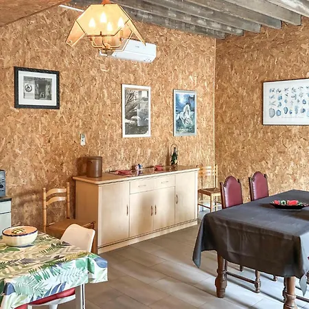 Semesterbostad Underbart Hus Med 1 Sovrum I Sainte-geneviève En Br *