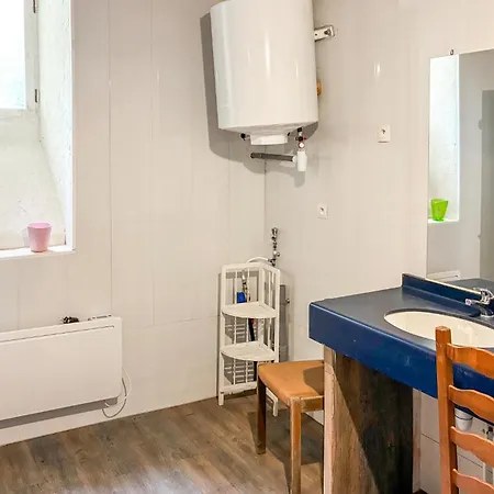 Underbart Hus Med 1 Sovrum I Sainte-geneviève En Br *