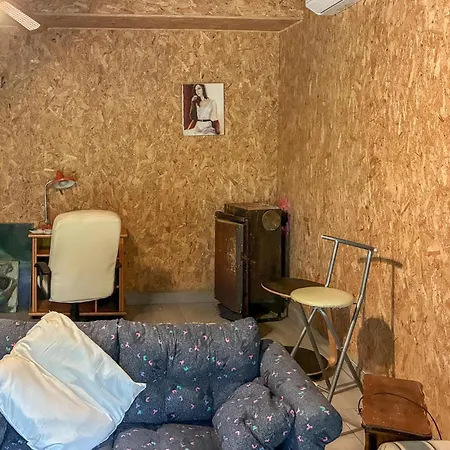 Underbart Hus Med 1 Sovrum I Sainte-geneviève En Br Semesterbostad *