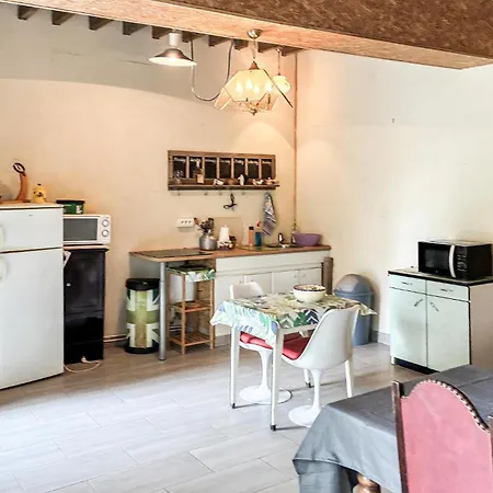Underbart Hus Med 1 Sovrum I Sainte-geneviève En Br *